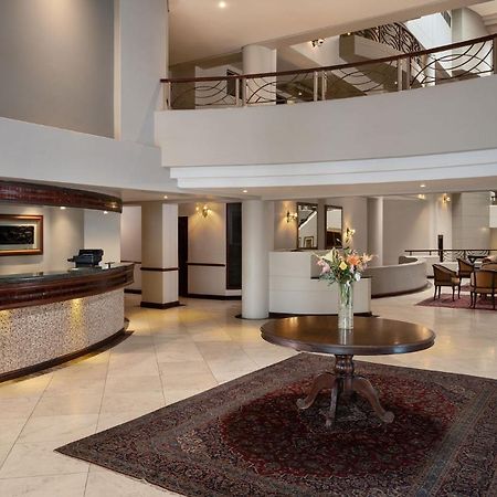 Premier Hotel Regent East London Esterno foto