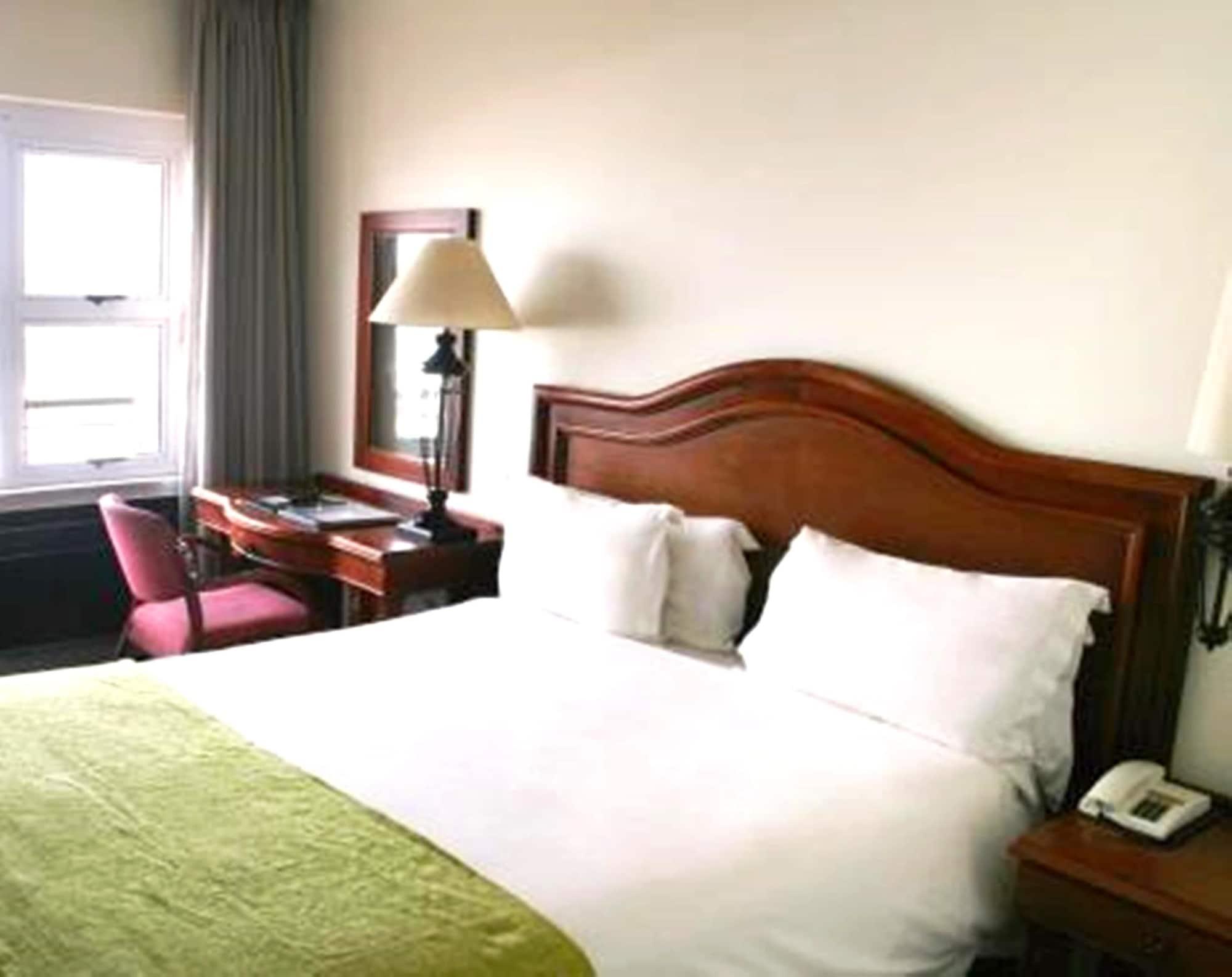 Premier Hotel Regent East London Esterno foto
