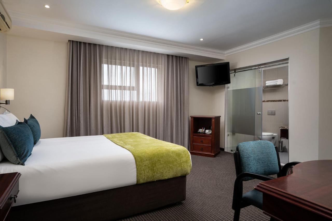 Premier Hotel Regent East London Esterno foto